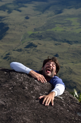 Un poquito de vertigo, abajo queda a un kilometro