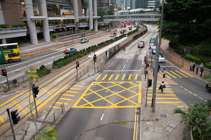 Puentes peatonales entre edificios bancarios