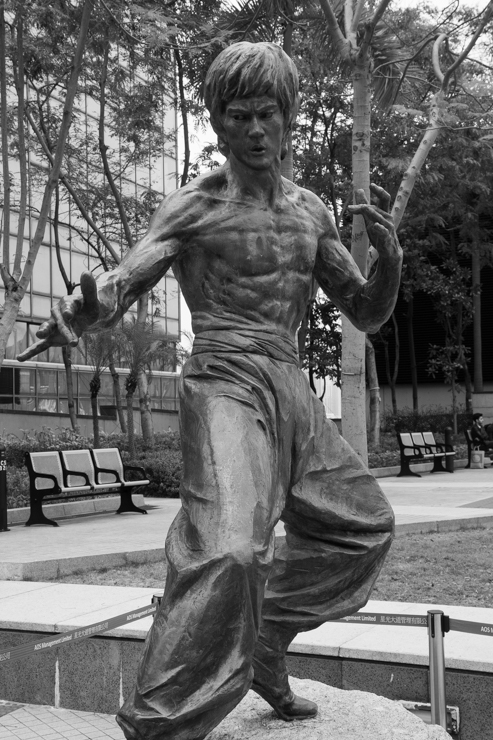 Estatua de Bruce Lee en la tierra de Bruce Lee