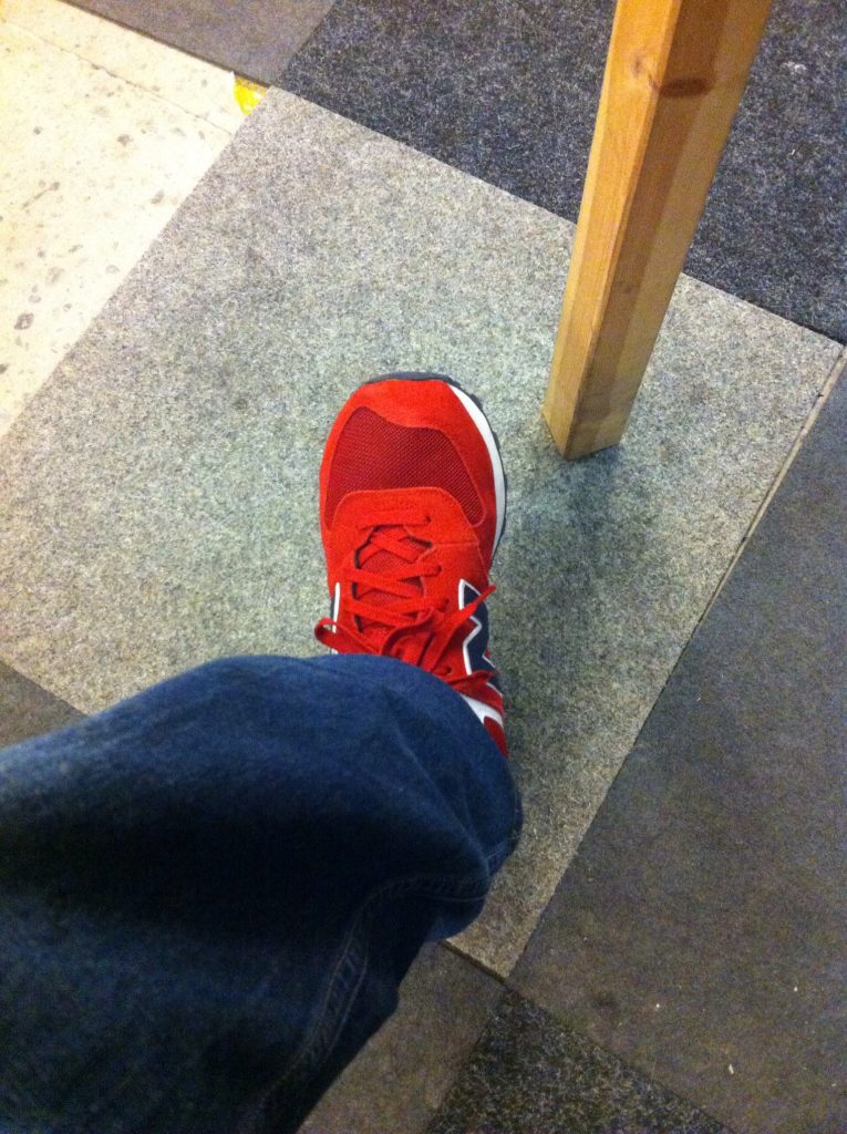 Tenis nuevos después de 6 años que solo producen dolor... y admiración por su color!