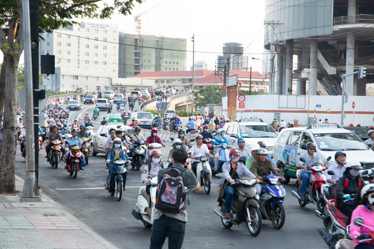 Lo intimidante que es cruzar una calle vietnamita