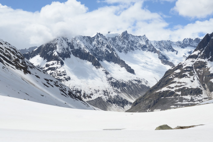 La vista desde el chalet, este es el valle y abajo esta el glaciar