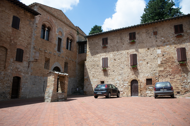 Piazza S. Agostino en San Gimignano