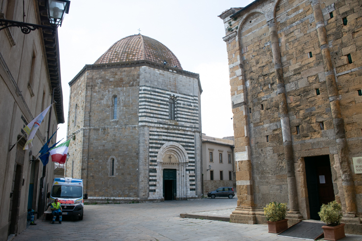 El Battistero por fuera. Volterra