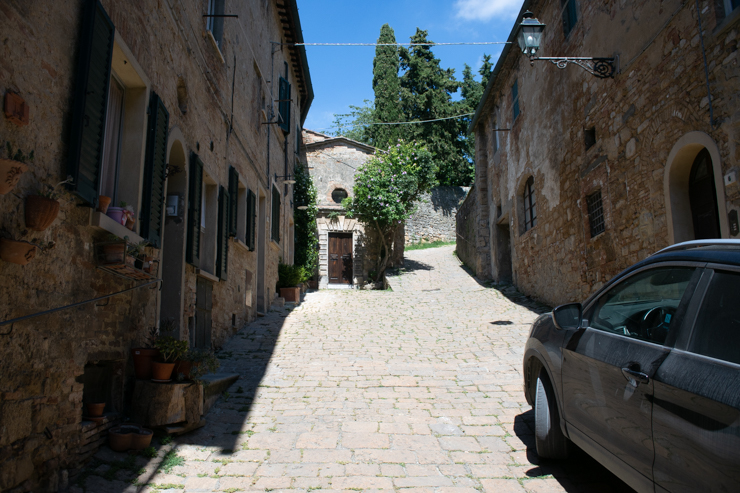 Camino hacia la fortaleza de los medici. Fortrezza Medicea, Volterra