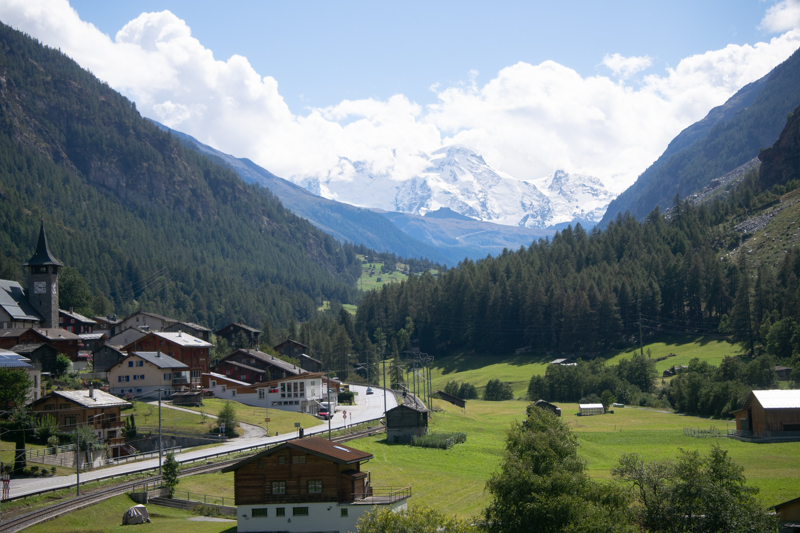 Alpes camino hacia Zermatt