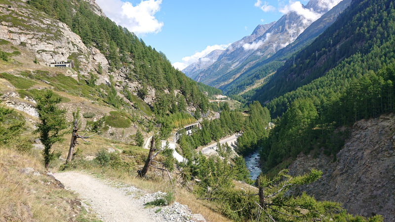 Descendiendo a Valais