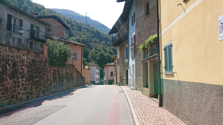 Todo el pueblo de Figino cabe en la foto