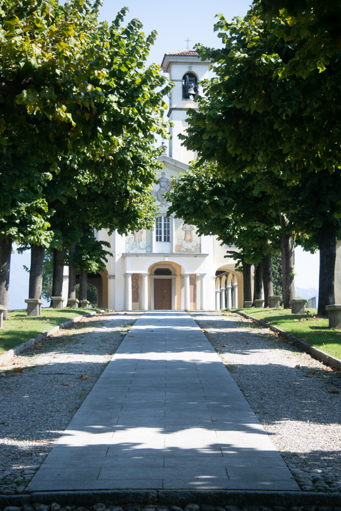 Iglesia cerca a Chiasso