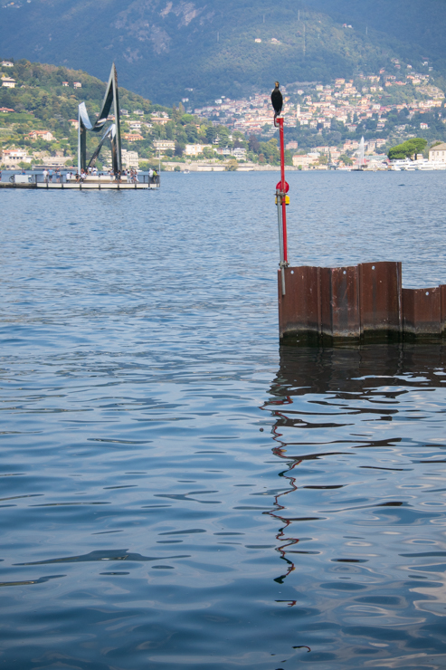 Vista del lago desde Como con Cernobio de fondo