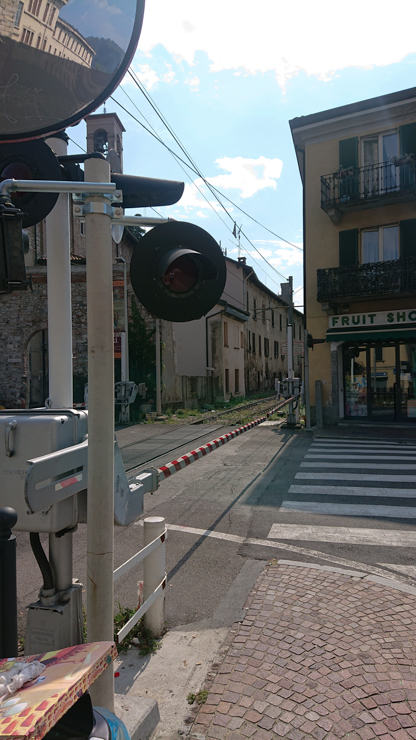 Tren metido a la brava por el centro