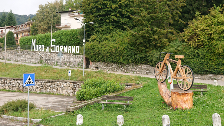 Entrada al pueblo de Sormano