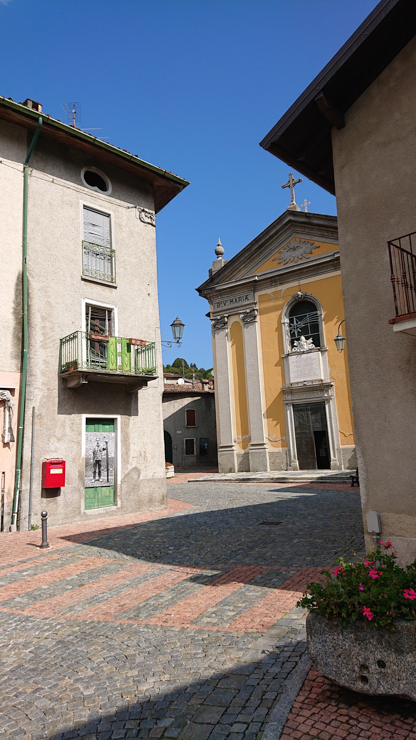 Via principal de Barni